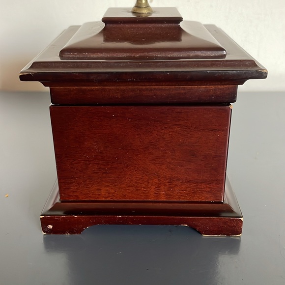 Bombay Musical Ring Box - Picture 5 of 8